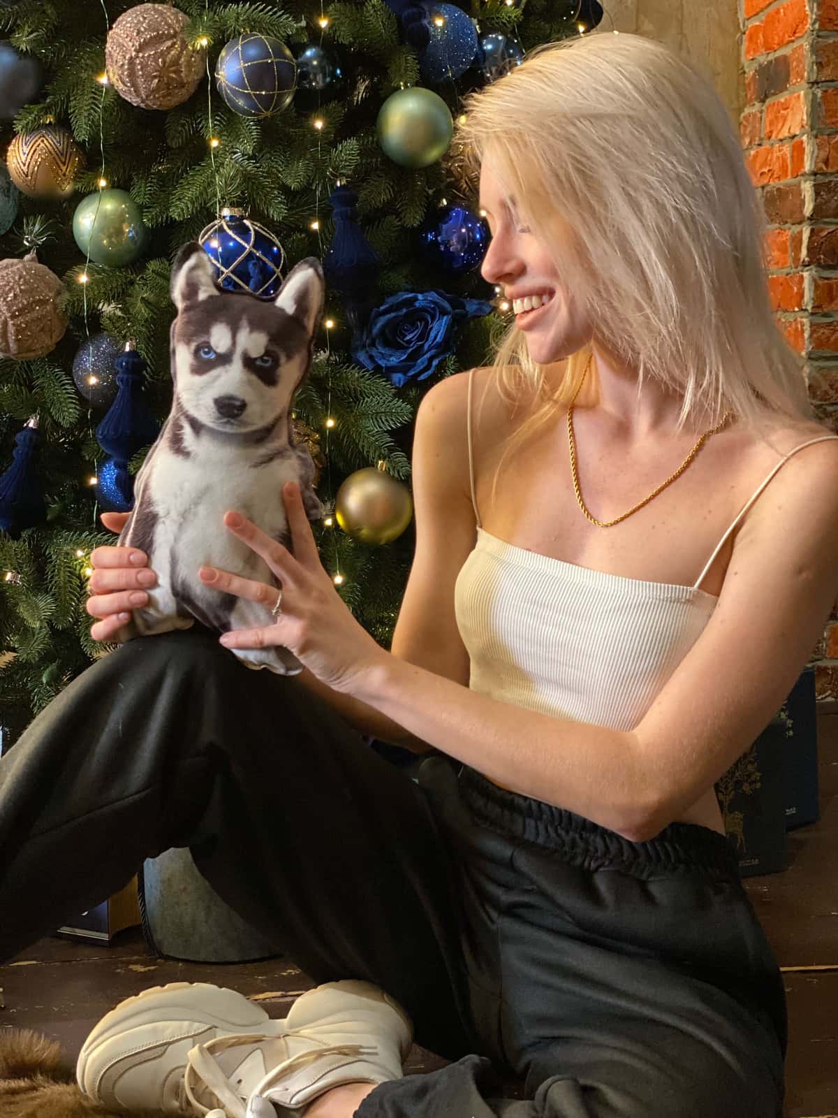 Realistic Siberian Husky pillow toy - фото 5