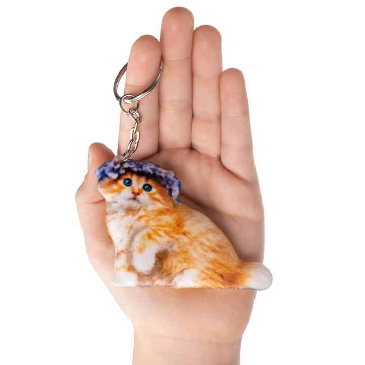 Keychain Ginger kitten with a wreath - фото 1
