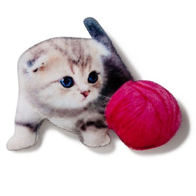 Magnet Kitten with a ball